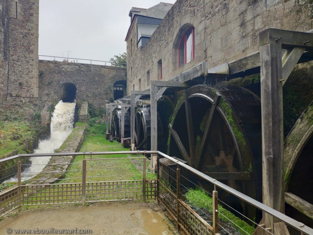 Roue à aubes du château de fougères