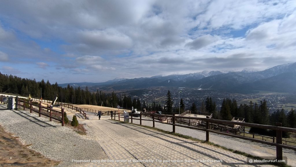 Gubałówka et profitez d'une vue magnifique sur les montagnes des Tatras.